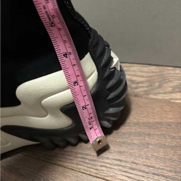 Converse Black & White Run Star Hike Platform Sneakers - Picture 5 of 7